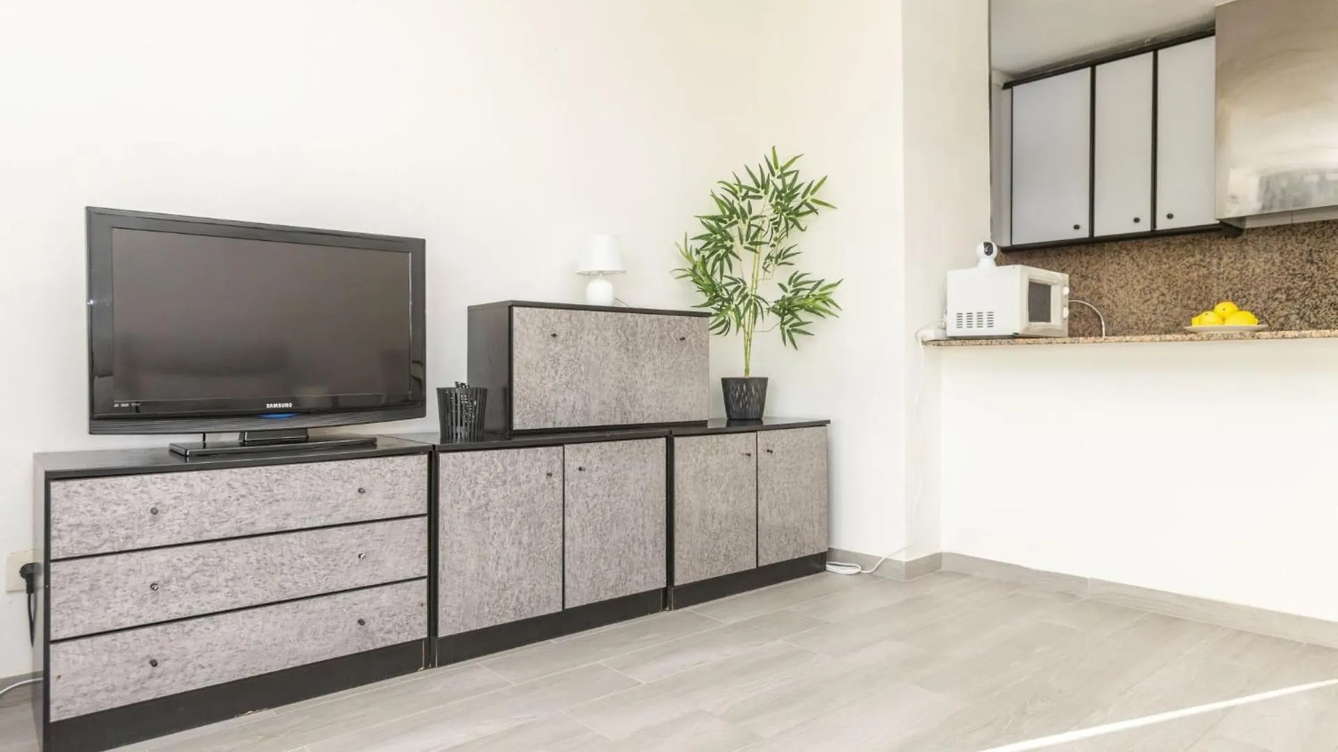 Apartment Cannes By Interhome Салоу